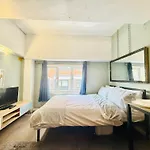 Stylish & Central Your East London Hideaway