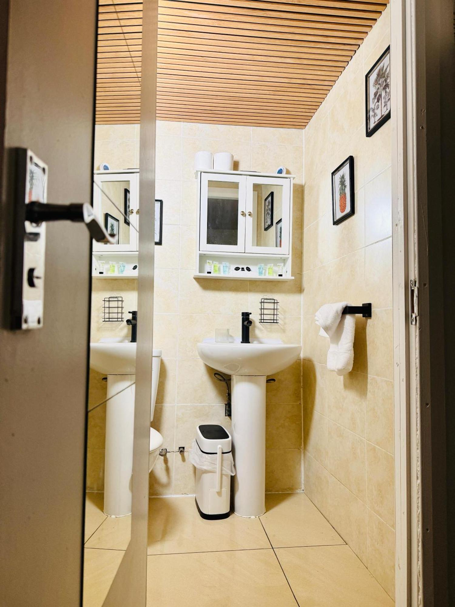 Stylish & Your East Hideaway Appartement